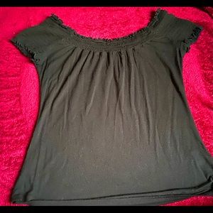 Black shoulder shirt